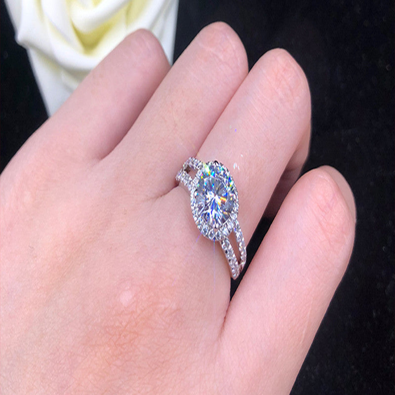 Elegant White Gold-Plated Ring